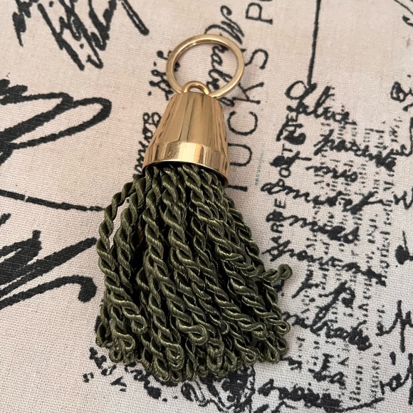 LIMITED EDITION Aritzia Keychain - based on the Chateau Marmont Keychain - Picture 4 of 6